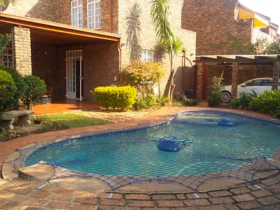 3 Bedroom Apartment For Sale in Pretoria - 7IOQ.webp