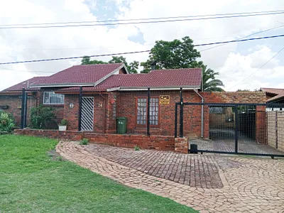 3 Bedroom House For Sale in Alberton - img