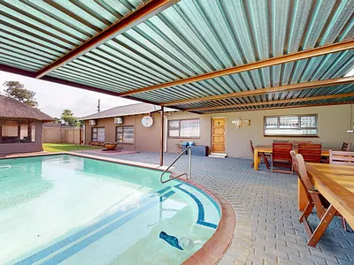 5 Bedroom House For Sale in Germiston - fuSr.webp