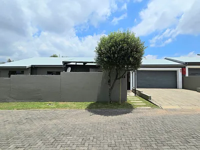 3 Bedroom Townhouse For Sale in Witbank - img