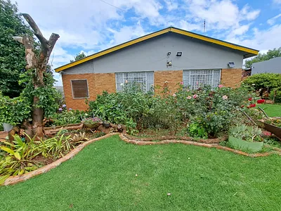 4 Bedroom House For Sale in Rustenburg - TaQj.webp