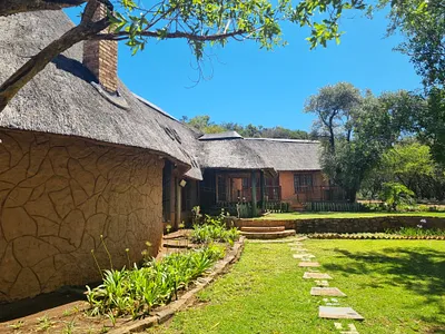 5 Bedroom House For Sale in Swartruggens - XpZV.webp