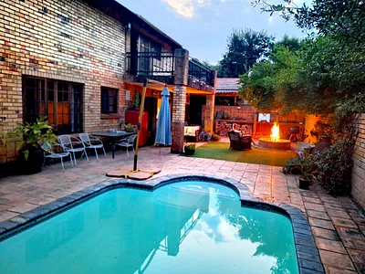 4 Bedroom House For Sale in Rustenburg - WD3b.webp