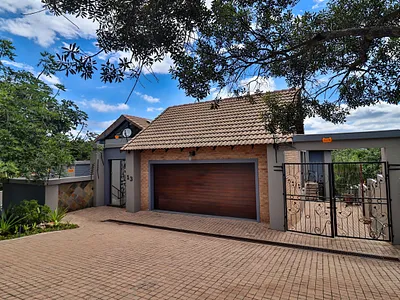 6 Bedroom House For Sale in Sonheuwel, Nelspruit - iff0.webp