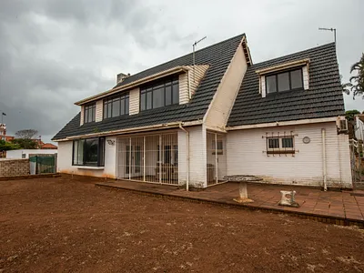 6 Bedroom House For Sale in Durban - qqus.webp