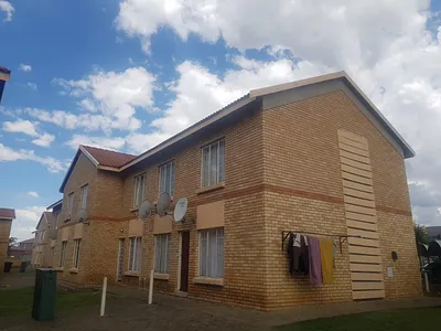 2 Bedroom Apartment For Sale in Rustenburg - U6ws.webp