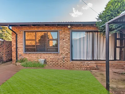 2 Bedroom House For Sale in Krugersdorp - f0yx.webp