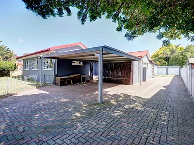 3 Bedroom House For Sale in Port Elizabeth - xBCU.webp