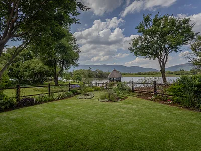 3 Bedroom Townhouse For Sale in Hartbeespoort - img