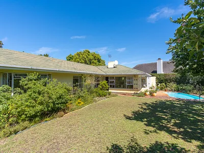 4 Bedroom House For Sale in Cape Town - ekwz.webp
