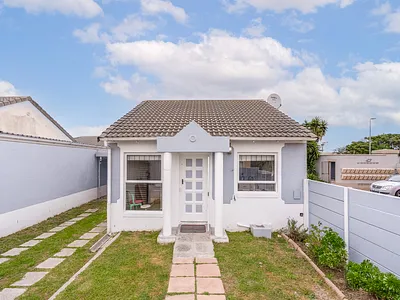 2 Bedroom Townhouse For Sale in Cape Town - HUKP.webp