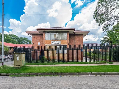 1 Bedroom Apartment For Sale in Roodepoort - HTl6.webp