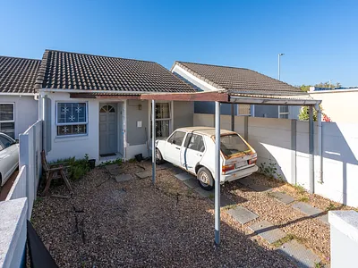 2 Bedroom Townhouse For Sale in Cape Town - img