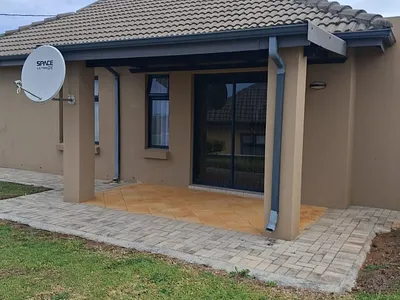 3 Bedroom House To Rent in East London - 4miq.webp