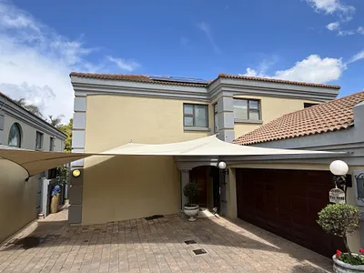 4 Bedroom Townhouse For Sale in Bedfordview - img