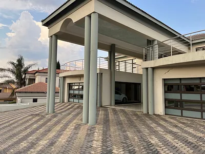 5 Bedroom House For Sale in Witbank - BEK5.webp