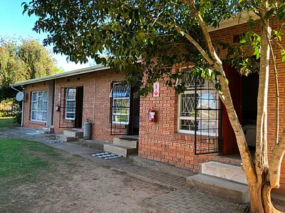 8 Bedroom Apartment To Rent in Mthatha - img