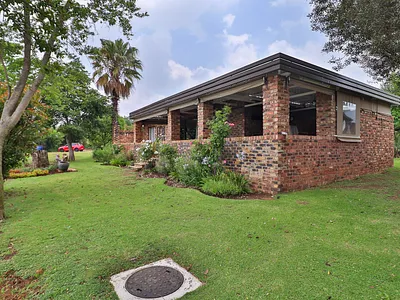 4 Bedroom Townhouse For Sale in Vaal Marina - img