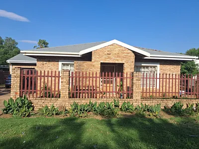 3 Bedroom House For Sale in Potchefstroom - img