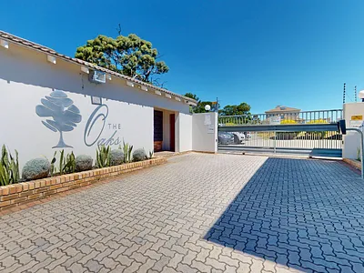 3 Bedroom Apartment For Sale in Port Elizabeth - S8or.webp