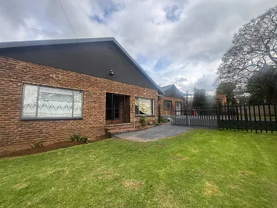 4 Bedroom House For Sale in Witbank - img