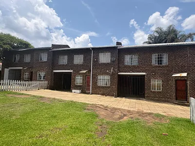 9 Bedroom Apartment For Sale in Piet Retief - 0ovO.webp