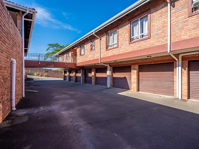 2 Bedroom Townhouse For Sale in Pinetown - img