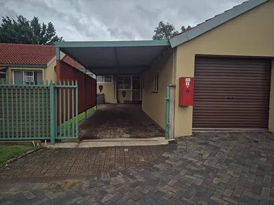 3 Bedroom Townhouse For Sale in Sasolburg - DYiG.webp