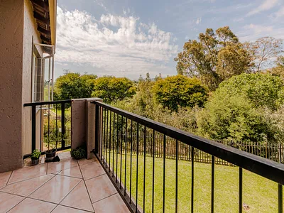 2 Bedroom Townhouse For Sale in Roodepoort - Fe9P.webp