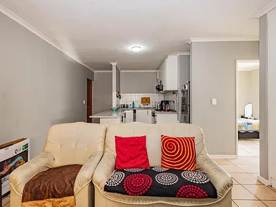 2 Bedroom Apartment For Sale in Brackenfell - FDTx.webp