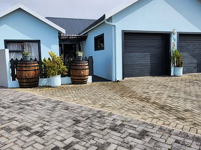 3 Bedroom House For Sale in Stilbaai West, Stilbaai - img