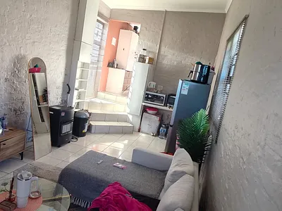 1 Bedroom Apartment To Rent in Port Elizabeth - shn8.webp