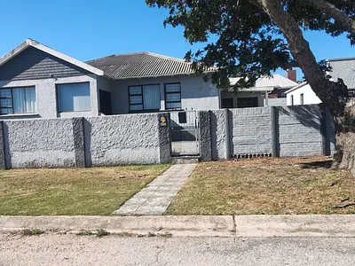 3 Bedroom House To Rent in Port Elizabeth - Nlkc.webp