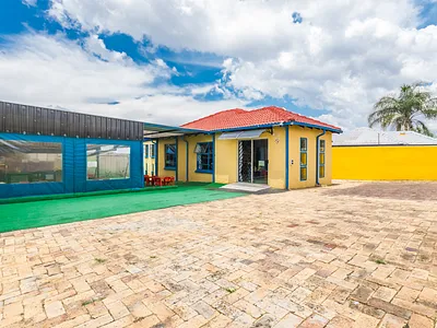 3 Bedroom House For Sale in Roodepoort - iGYI.webp