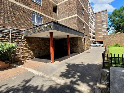 1.5 Bedroom Apartment For Sale in Pretoria - img