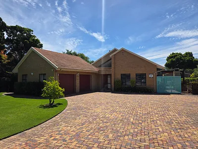 3 Bedroom House For Sale in Sedgefield - dodj.webp