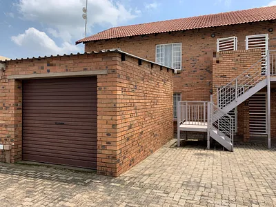 2 Bedroom Apartment To Rent in Middelburg - img