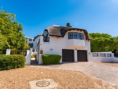 4 Bedroom House For Sale in St Francis Bay - img