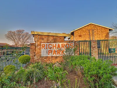 2 Bedroom Apartment To Rent in Sandton - 36LI.webp