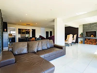 4 Bedroom House For Sale in Bellville - Og1E.webp