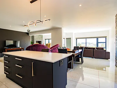 4 Bedroom House For Sale in Bellville - v4Tc.webp