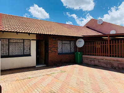 2 Bedroom Apartment To Rent in Middelburg - 8j4P.webp