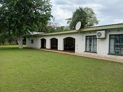 4 Bedroom House For Sale in Hectorspruit - 82Zj.webp