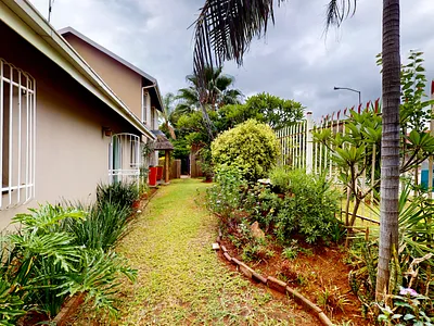 5 Bedroom House For Sale in Akasia - NDDS.webp