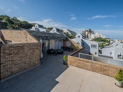 4 Bedroom Apartment For Sale in Umhlanga - zNMs.webp