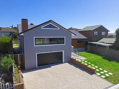 3 Bedroom House For Sale in Jeffreys Bay - FWT3.webp