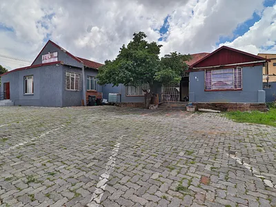 7 Bedroom House For Sale in Johannesburg - Gw4m.webp
