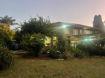 4 Bedroom House For Sale in Johannesburg - josI.webp
