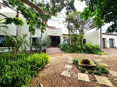 6 Bedroom House For Sale in Jeffreys Bay - Ye79.webp