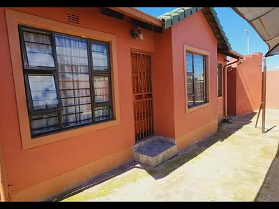 3 Bedroom House To Rent in Johannesburg - XRJ2.webp